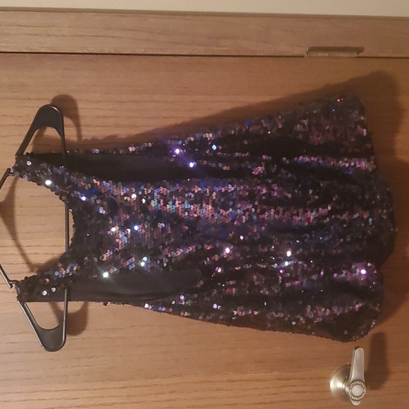 Size M Forever 21 Black/Iridescent Sparkle Racerback Tank - Picture 3 of 3